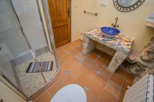 Koupelna v ubytování Casa Rural Cortijo Pesquera