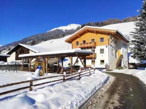 Výhľad na hory alebo výhľad na hory priamo z apartmánu