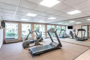 Ramada by Wyndham Luling tesisinde fitness merkezi ve/veya fitness olanakları