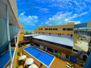 Bazén v ubytování Bessa Beach Hotel nebo v jeho okolí