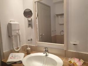 Koupelna v ubytování Villa Eleni + 37 fotografií
