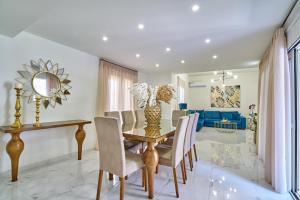 Khu vực ghế ngồi tại Villa Calliope