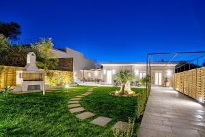 Vườn quanh Villa Calliope