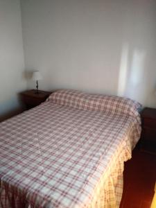 Duplex en San Bernardo a dos cuadras de la playa客房内的一张或多张床位