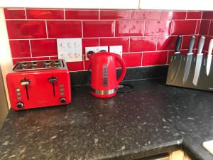 Sterling Modern 3 Bedroom House, Dartford 2 with Netflix & Amazon Music