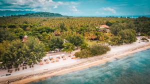 vista aerea sulla spiaggia del resort di Desa Dunia Beda Resort a Gili Trawangan