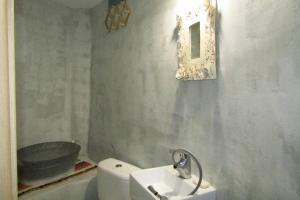 A bathroom at Traditional house Utopia Makri Gialos