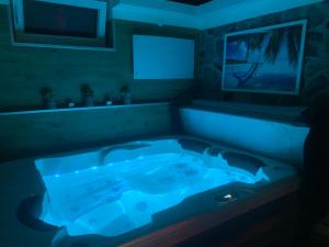 Fotografia z galérie ubytovania Balaton Wellness Tom Cat nyaraló 1 wellness és 1 gyermekbarát apartmannal v destinácii Kővágóörs