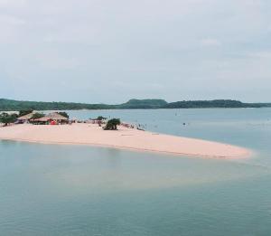 ชายหาดของเกสต์เฮาส์หรือชายหาดที่อยู่ใกล้ ๆ