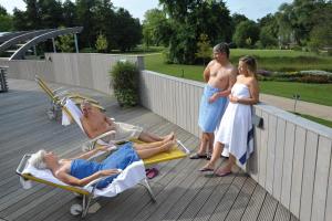 Gäste, die in der Unterkunft FeWo im Grünen mit Terrasse und Garten - gratis Therme übernachten