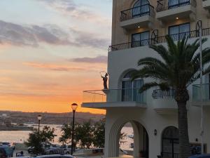 Photo de la galerie de l'établissement St Paul's Bay Sunset View Apartment, à San Pawl il-Baħar