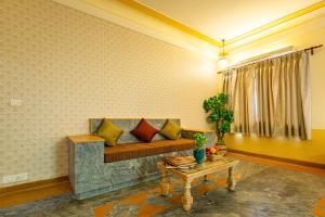 Anand Bagh Resort & Spa by Ananta的休息区