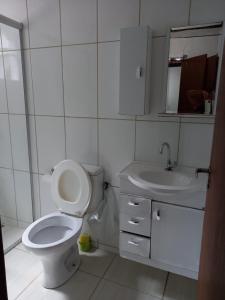 Bathroom sa Recanto da Aldeia - Lago dos Sonhos