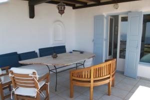 Posedenie v ubytovaní Nafsika 4Bedroom Sea View House