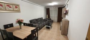 A seating area at Apartamento Torrevieja