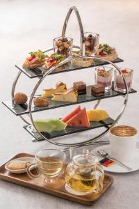 Makanan di atau di tempat lain dekat hotel