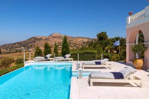 The swimming pool at or close to Villa Casa Del Sol Syros