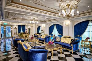 Sun Moon Lake Queen Castle Hotel 日月潭皇后古堡飯店的休息区