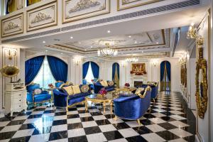 Sun Moon Lake Queen Castle Hotel 日月潭皇后古堡飯店的休息区