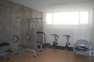 Posilňovňa alebo fitness centrum v ubytovaní CasadelaLuzBenicasim, diseño y lujo