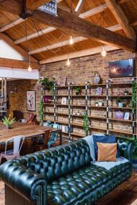 Penthouse Loft apartment with roof terrace Not for events or parties
