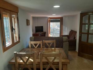 Televízia a/alebo spoločenská miestnosť v ubytovaní CASA SAMPEDRO