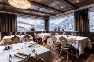 Restaurace v ubytování Hotel Niblea Dolomites