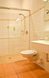 Koupelna v ubytování Gartenhotel Feldeck