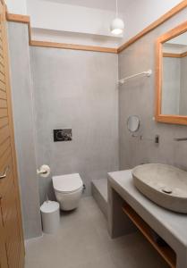 Kúpeľňa v ubytovaní Theasis Suites