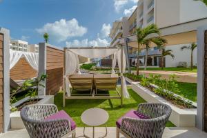 Zahrada ubytování Planet Hollywood Cancun, An Autograph Collection All-Inclusive Resort