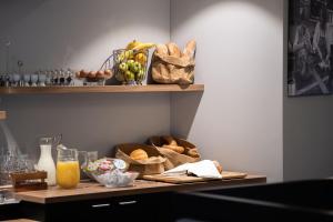 Comida en o cerca de este hotel