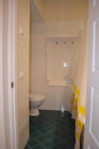 Um banheiro em Dora Apartment Užupis