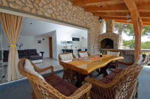 Afbeelding uit fotogalerij van Holiday Home Villa Venta in Trogir