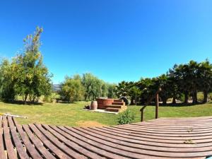 Ein Garten an der Unterkunft Cabañas de Campo Colbún