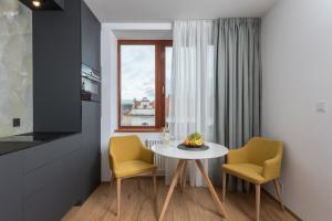 Posedenie v ubytovaní Fully renovated stylish duplex in a convenient location