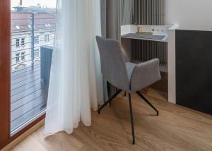 Fotografia z galérie ubytovania Fully renovated stylish duplex in a convenient location v Prahe