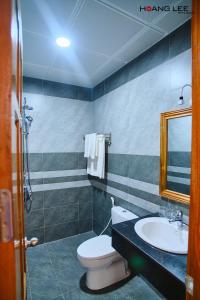 Phòng tắm tại Khách Sạn Nghĩa Lam Trà