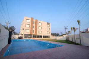The swimming pool at or close to VIVANA