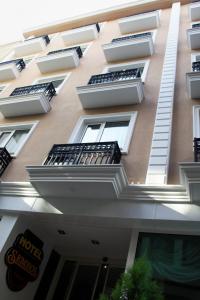 The building in which a szállodákat is located
