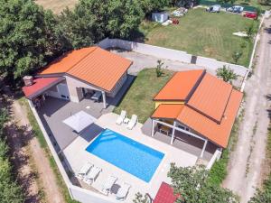 Bazén v ubytovaní Houses Trinetta alebo v jeho blízkosti