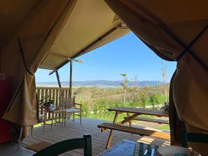 Photo de la galerie de l'établissement Glamping Tenuta San Pierino Agriturismo, à Rosignano Marittimo