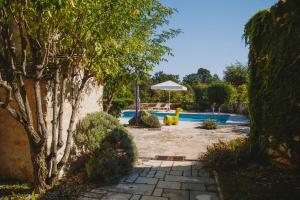 Bazén v ubytování Arbalovija Rustic Villa nebo v jeho okolí
