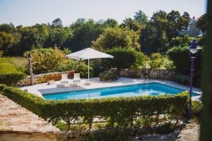 Bazén v ubytování Arbalovija Rustic Villa nebo v jeho okolí