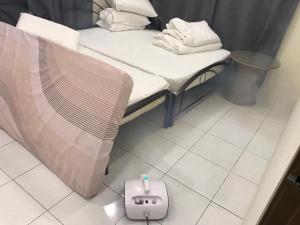 Postel nebo postele na pokoji v ubytování 1248 Cozy Home