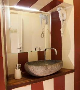 A bathroom at Albergo delle Spezie