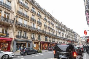 Gallery image of Hotel 33 Marbeuf in Paris