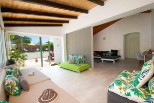 Posezení v ubytování Villa São Paulo by Algarve Vacation + 24 fotografií