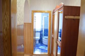 Koupelna v ubytování Котедж Любов + 24 fotografií