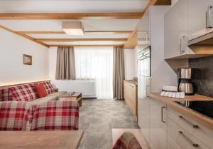 Kuchnia lub aneks kuchenny w obiekcie Apartments & Garni Alpenrose