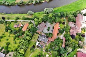 an overhead view of a house with a yard at Land-gut-Hotel Allerhof in Frankenfeld